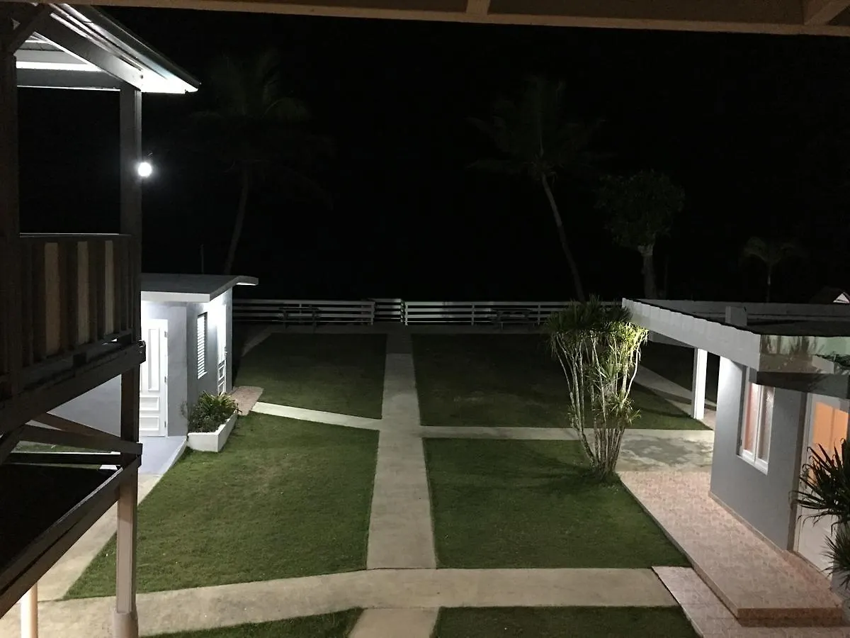 Sea Breeze Beach Front Guest House kontakter